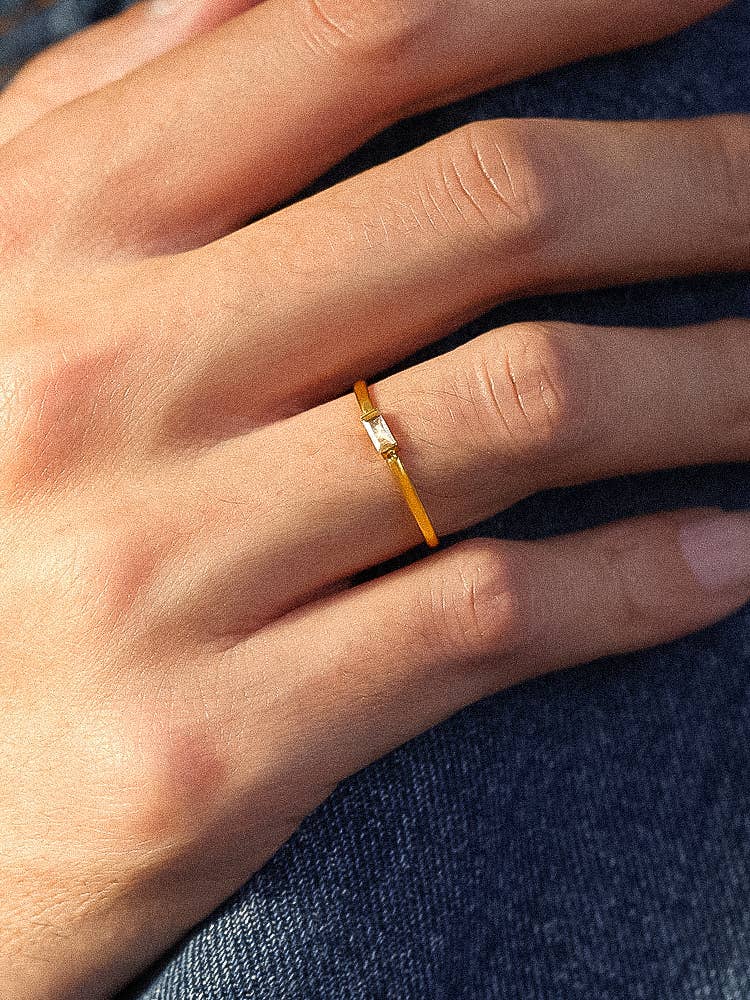 Côme 18K Gold Non-Tarnish Minimalist Thin CZ Band SIZE 7