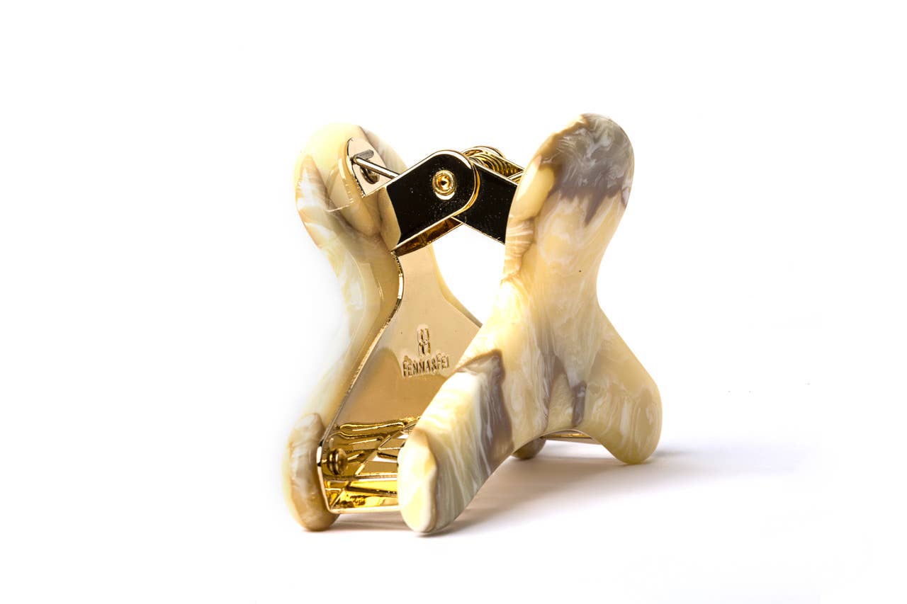 Fenna and Fei French Claw in Honeystone