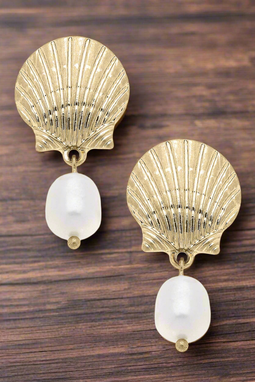 Perla Scallop Shell Drop Earrings in Shiny Gold