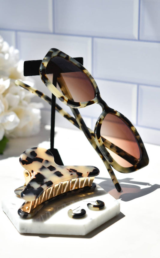 Fenna and Fei Claw Clip Tortoise Shell