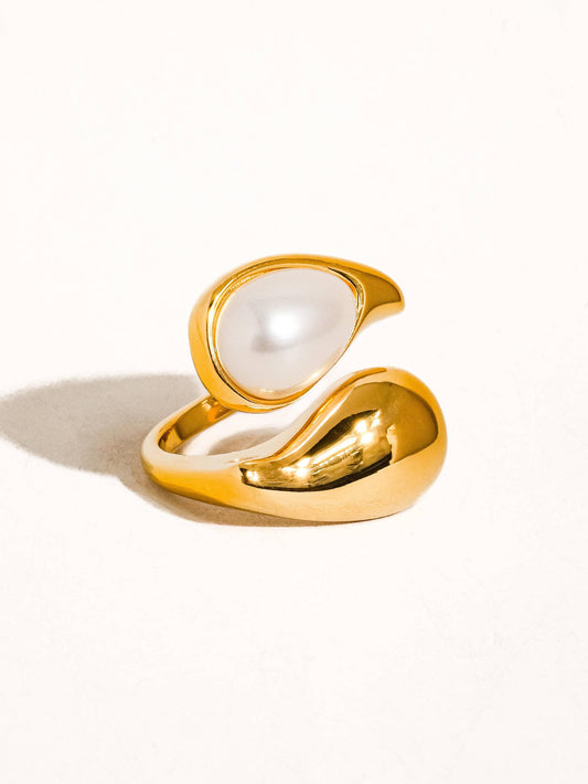 Sloan 18K Gold Non-Tarnish Pearl Wavy Ring